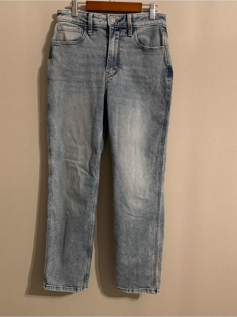 Abercrombie & Fitch Light Blue the Mom High Rise Jeans 2/26